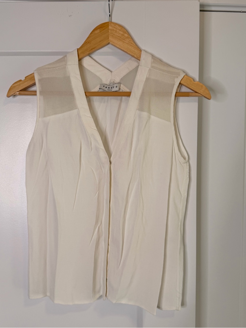 🩷2 for 40-100% SILK Sandro Cream Sleeveless V-Neck Blouse